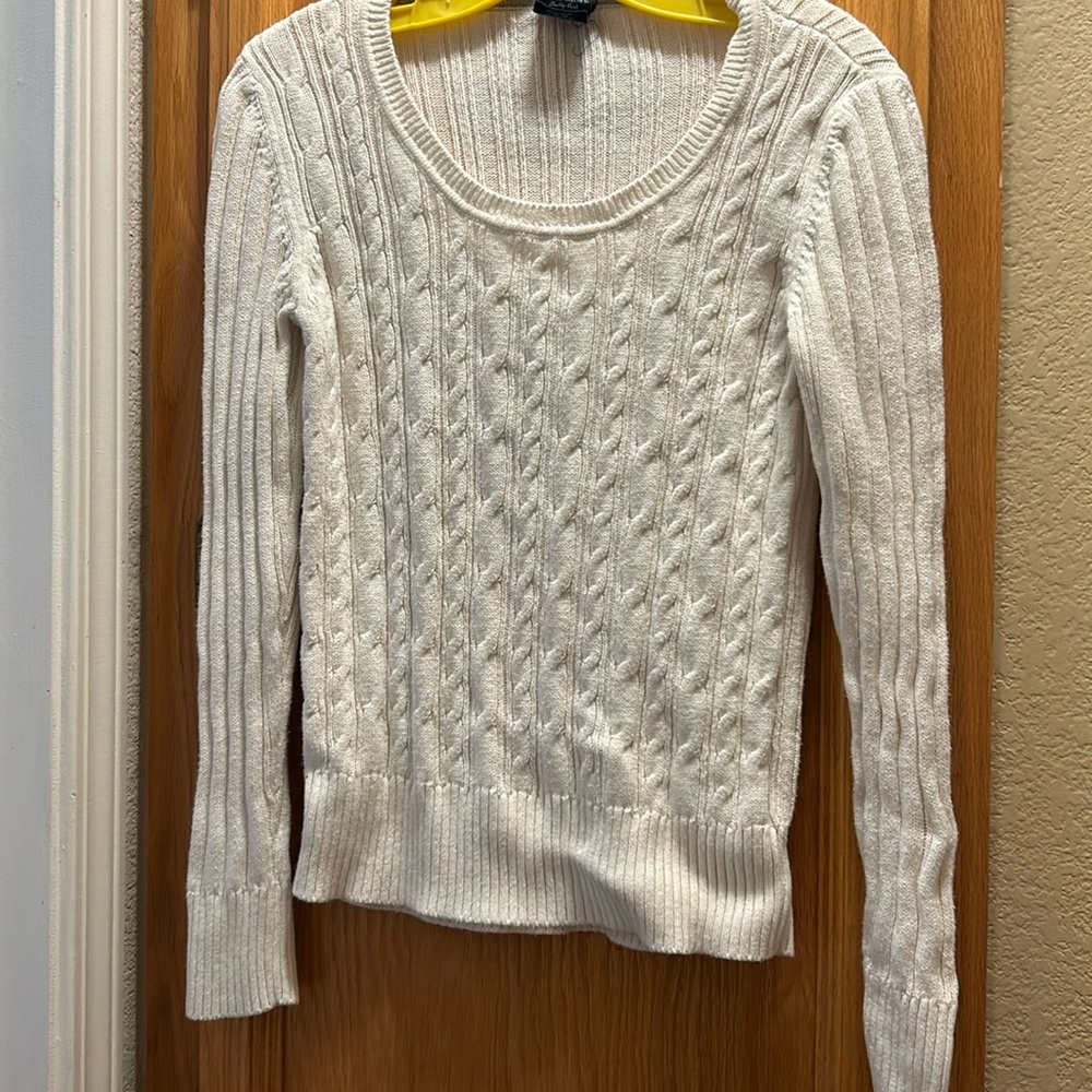 Faded Glory Ivory cable knit sweater
